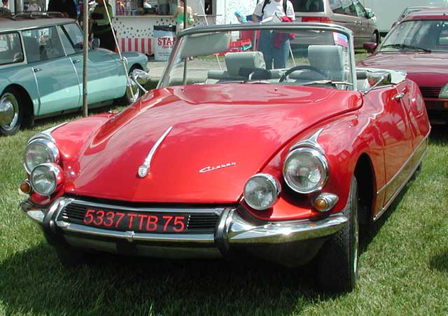 A beautiful'66 Citroen DS21 Convertible